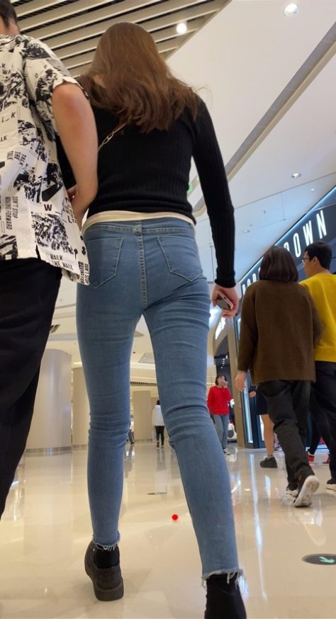 蓝色牛仔紧身裤美女[669M/MP4]