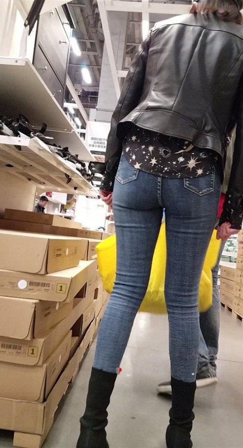 商场里的牛仔裤小姐姐[1.3G/MP4]