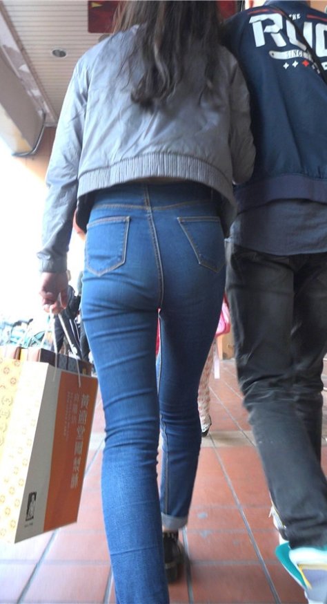 蓝牛紧身丰腴妹子[1.79G/MP4]