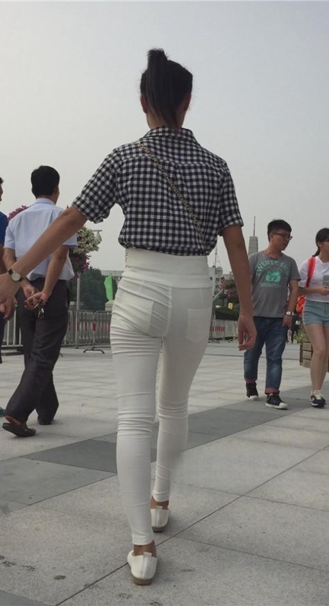 白色高腰紧身裤妹子[528M/MP4]