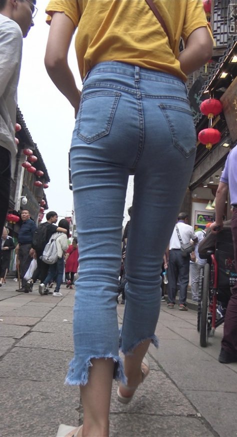 蓝色紧身高腰牛仔妹子[2.36G/MP4]