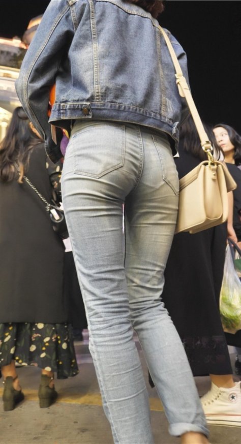 牛仔装卷发小姐姐[3.02G/MP4]