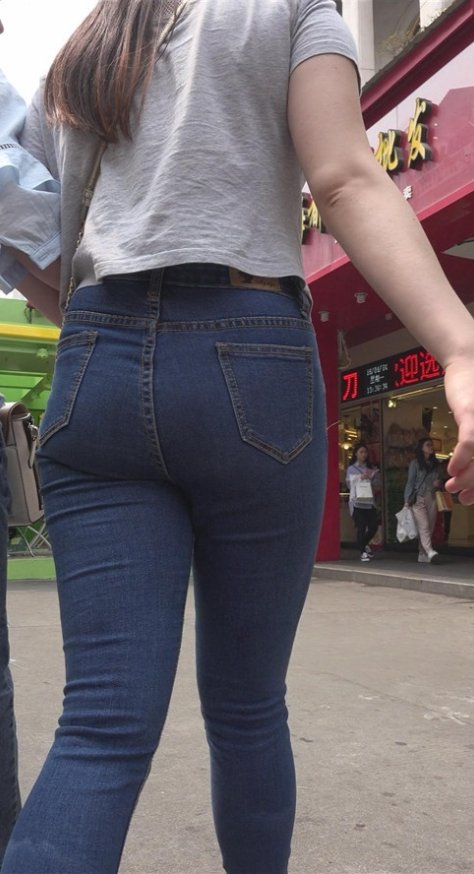 丰腴的蓝牛妹子[221M/MP4]