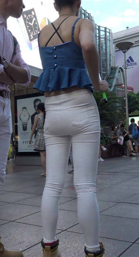 紧身白裤美女[2.58G/MP4]