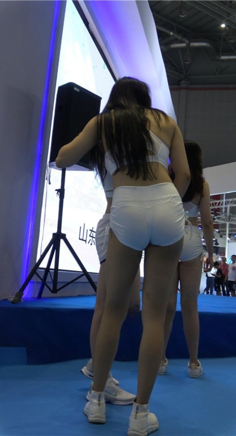 漂亮的极品健身美女模特[2.56G/MP4]