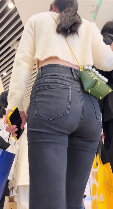 黑色紧牛妹子[458M/MP4]