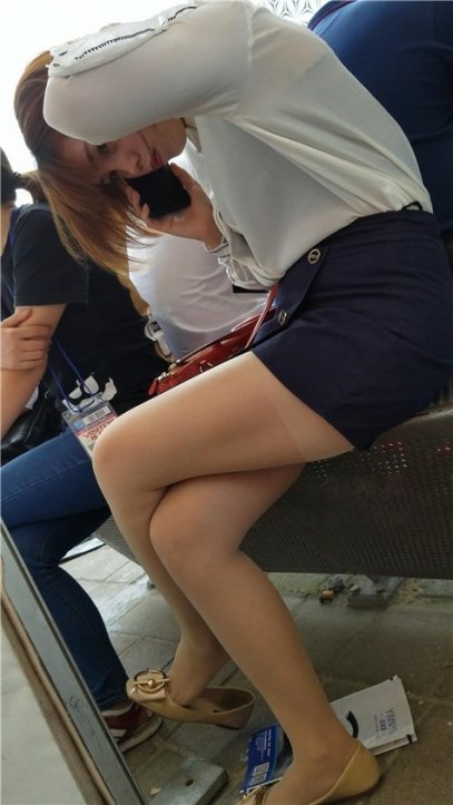 短发肉丝美女[1.13G/MP4]