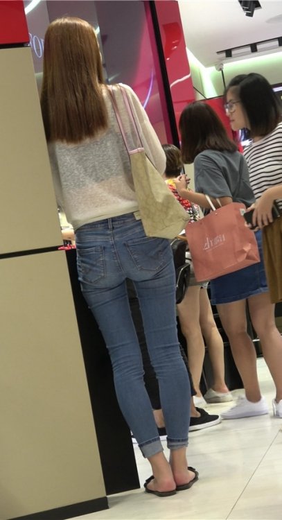 薄纱蓝牛美女[1.1G/MP4]