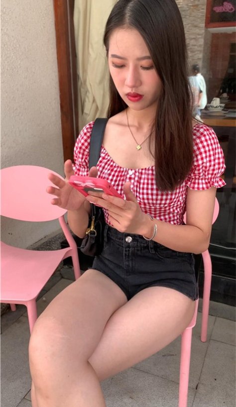 （视频）黑色热裤大长腿小姐姐 [10.54G/MP4]