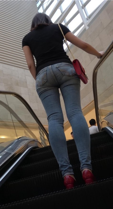 牛仔紧身圆润妹子[1.14G/MP4]