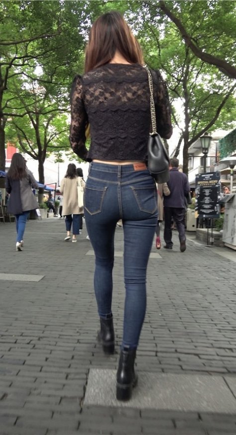 漂亮的牛仔裤小姐姐[2.12G/MP4]