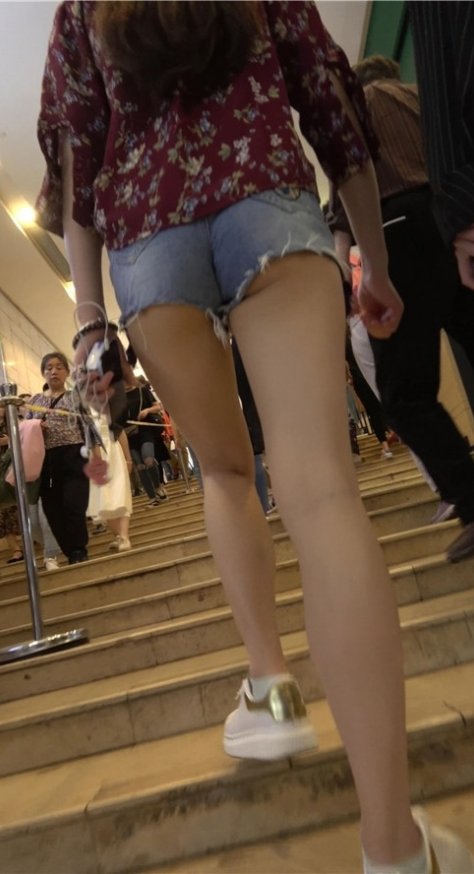 牛仔短裤小姐姐[895M/MP4]