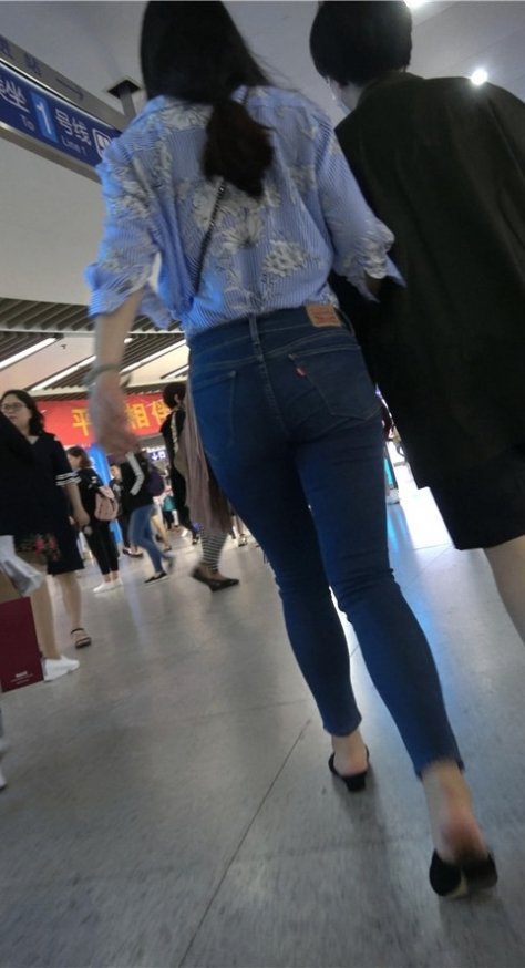 街拍两组粉裤和牛仔MM[982M/MP4]