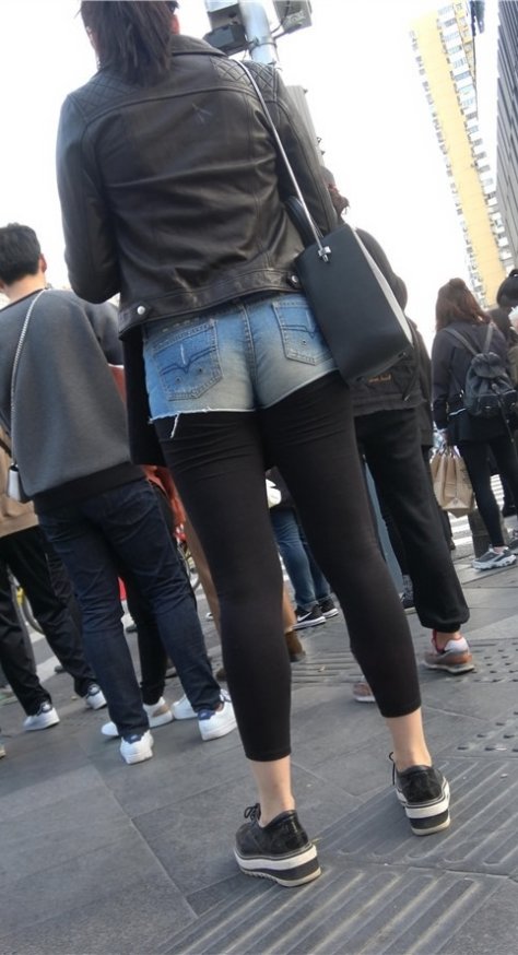 蓝牛热裤妹子[1G/MP4]