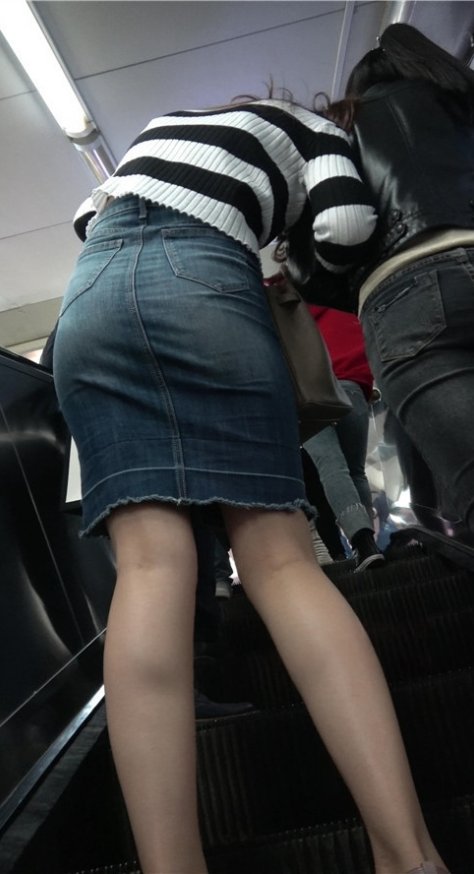 牛仔长裙美女[827M/MP4]