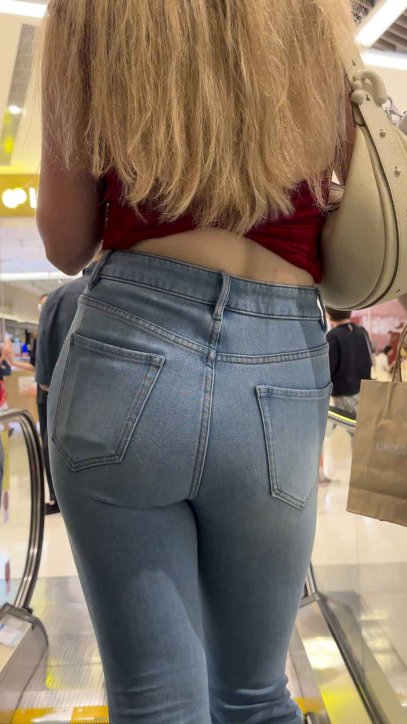 牛仔大屁股弹力诱惑，裆勒痕毕露