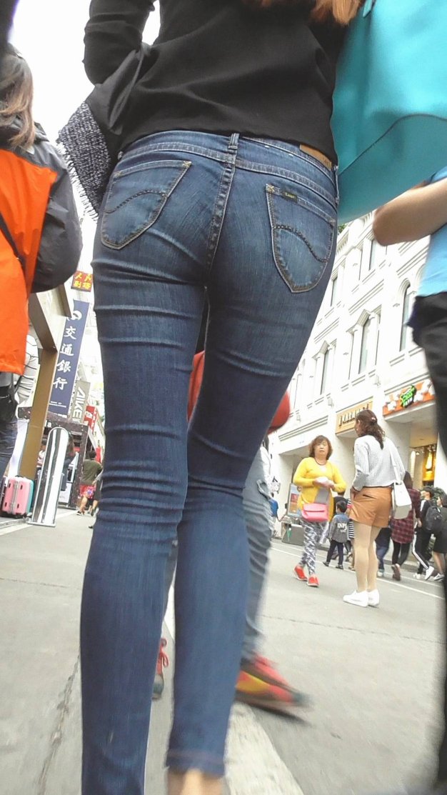 长腿细高跟紧牛极品美女[210M/MTS]