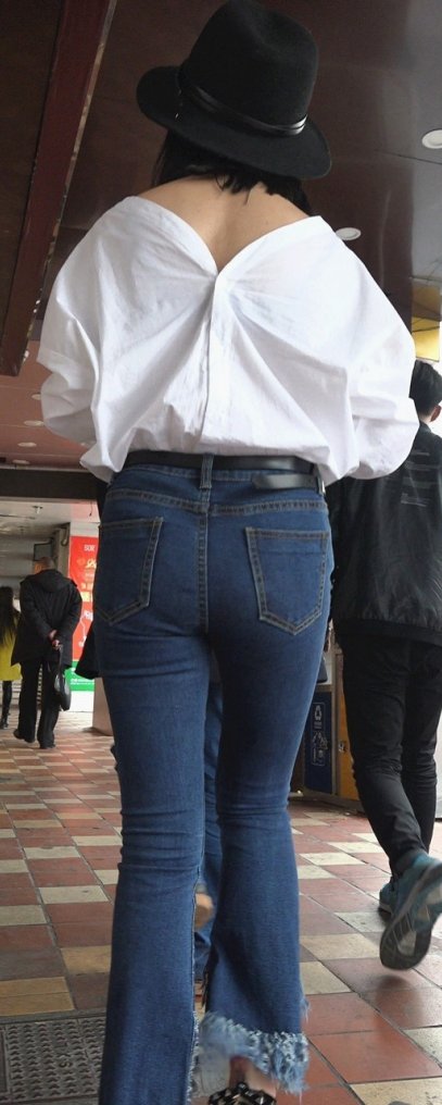 4K-极品紧身牛仔裤美女[2.1G/MP4]