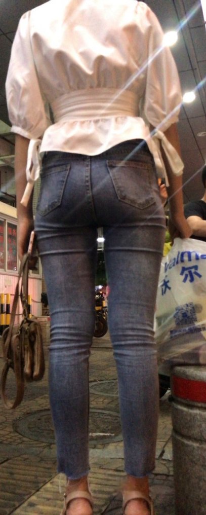 饱满苹果屯蓝牛美女[839M]