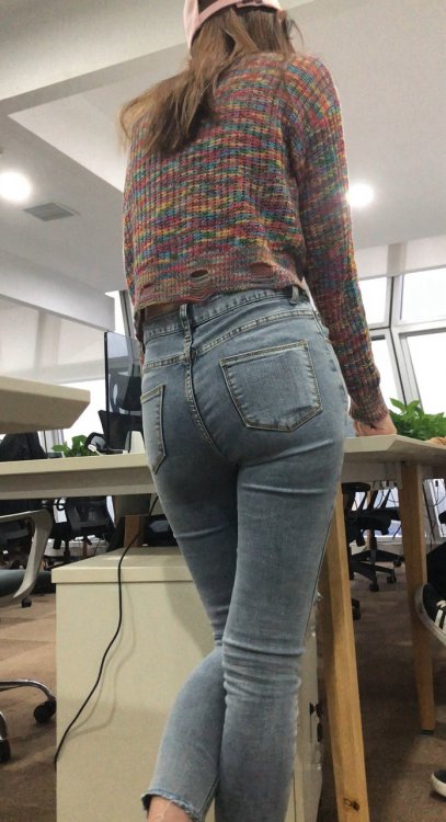 极品苹果屯牛仔大美女[371M]