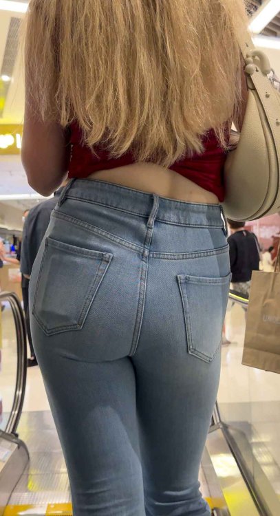 牛仔大屁股弹力诱惑，裆勒痕毕露