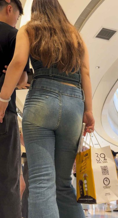 长发超紧美臀大美女小姐姐