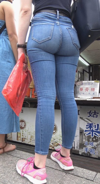 4K-蓝色紧牛洋妞美眉[2.3G/MP4]