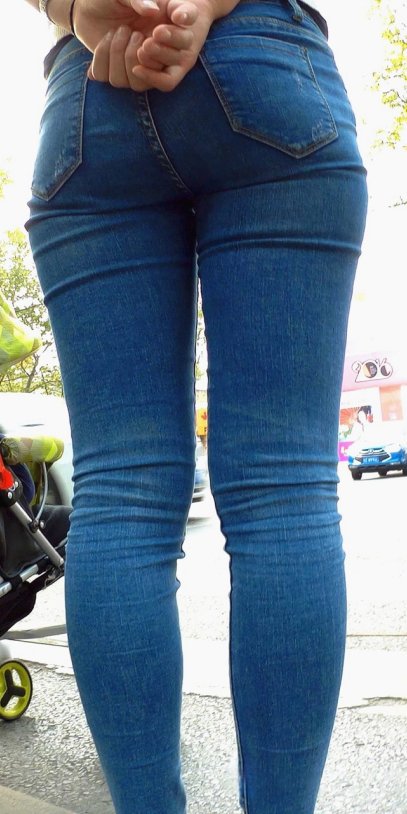 小脚紧身牛仔裤MM [1.11G/MP4]