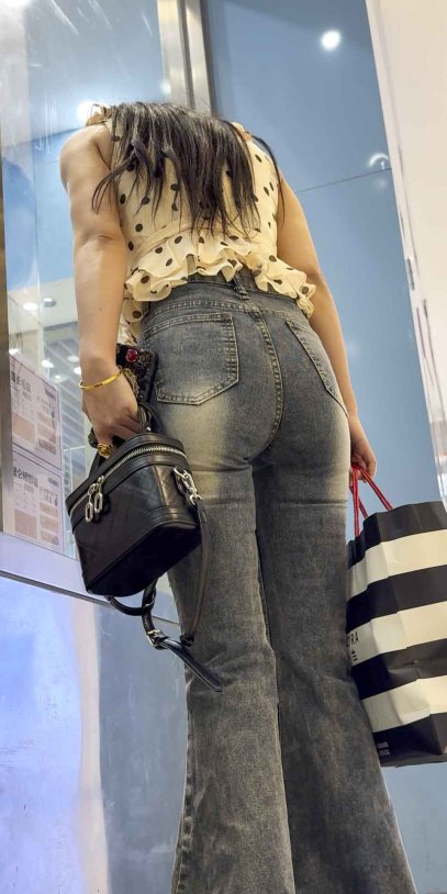 国庆献礼极品倒三角牛仔女神