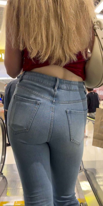 牛仔大屁股弹力诱惑，裆勒痕毕露