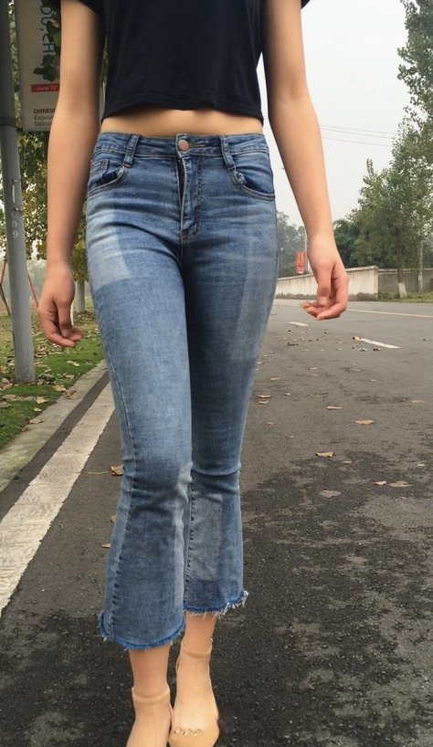 极品身材牛仔裤美眉模拍[742M/MOV]