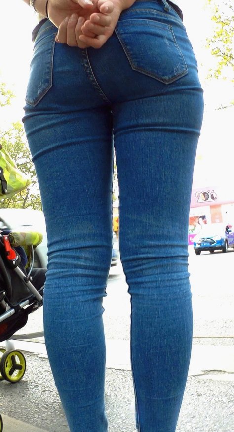 小脚紧身牛仔裤MM [1.11G/MP4]