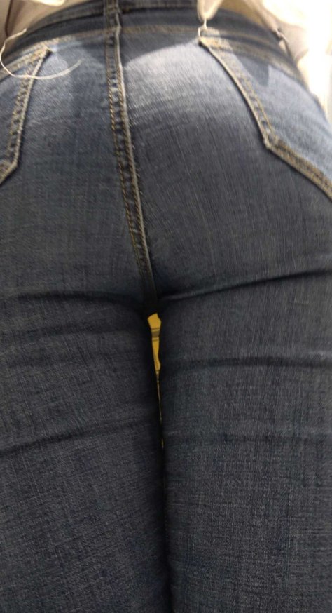 （积分96）饱满圆润翘臀牛仔妹子