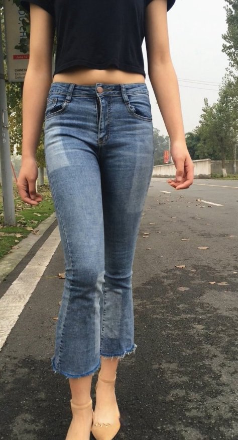 极品身材牛仔裤美眉模拍[742M/MOV]