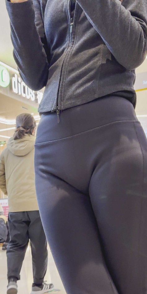 超紧身包臀瑜伽裤，倒V型你看行吗