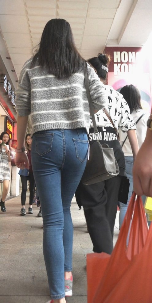 翘臀蓝牛大学妹[194M/MP4]