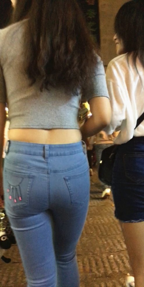 一牛仔一短裙美眉，两个都是我的菜[1.15G/MOV]