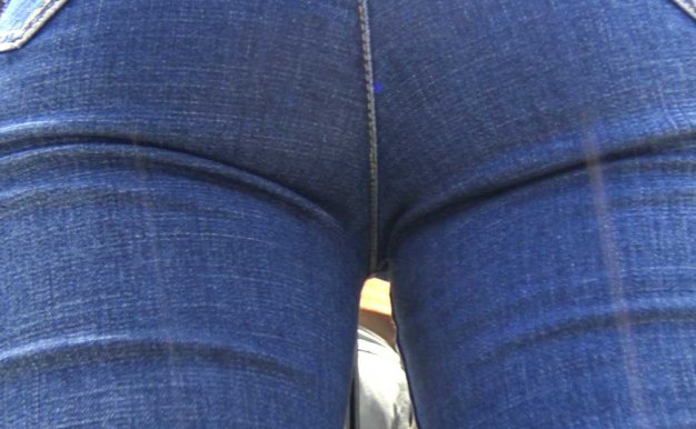 春节献礼牛仔喇叭裤饱满大宽臀长发大美女