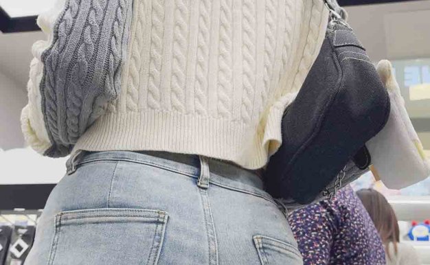 春节献礼小姐姐巨臀与纤细的腰身形成鲜明