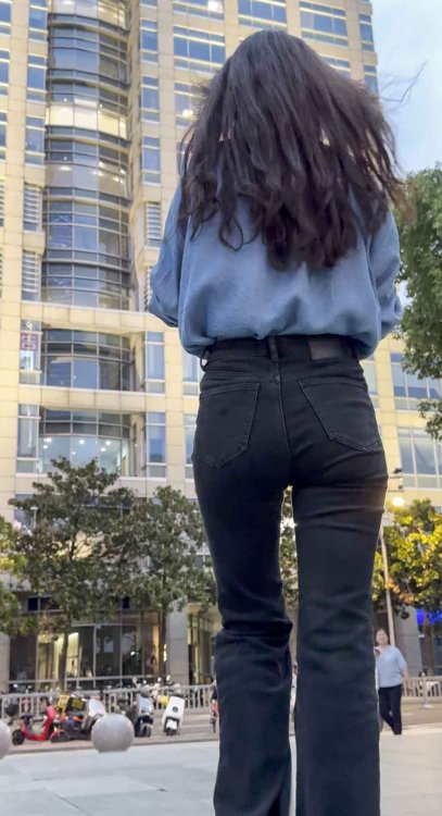 国庆献礼长发紧臀牛仔小姐姐（积分299）