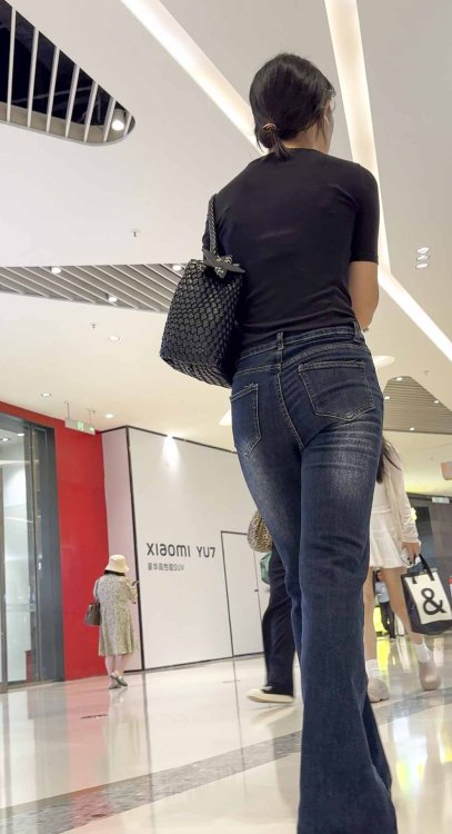 高挑长腿牛仔少妇（积分88）