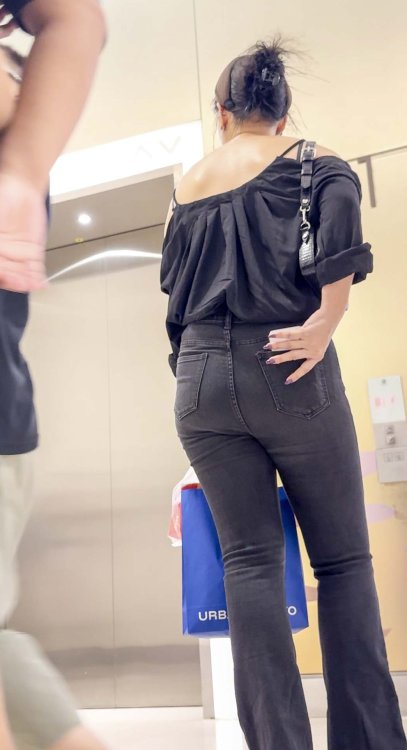 重口味黑牛仔丰臀少妇（积分75）