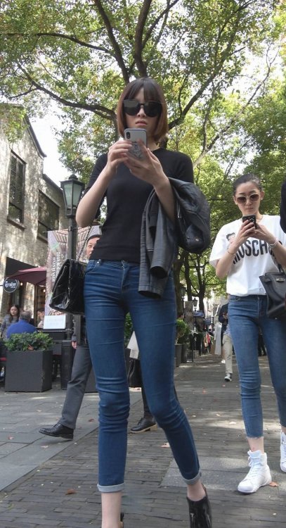 两个牛仔裤小姐姐DJ842[1.77G]