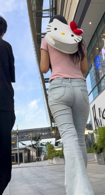 紧绷牛仔勾勒欲求满的臀（积分271）