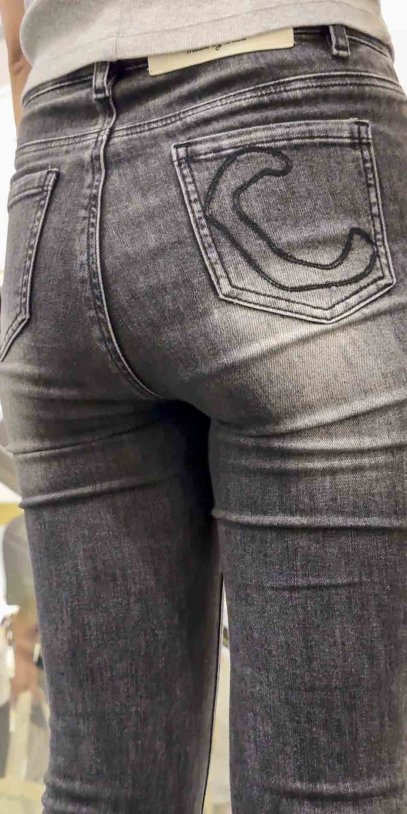 包臀紧身灰牛仔少妇（积分155）