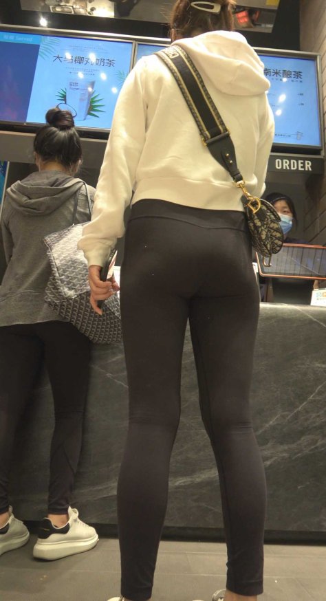 瑜伽翘臀小姐姐你行你来