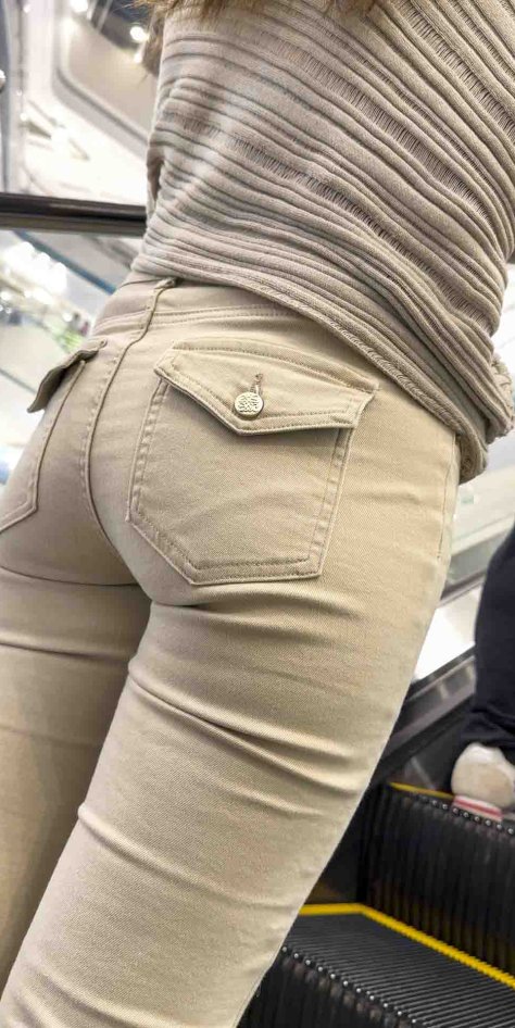 卡其色紧身裤桃巨臀（积分99）