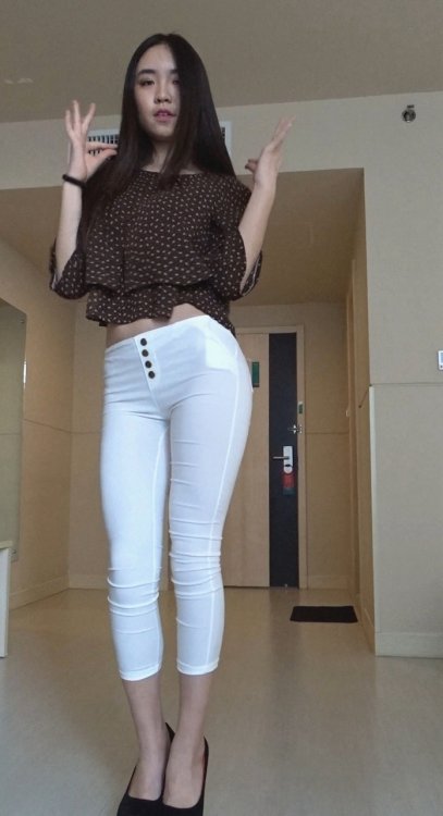 白色薄透紧身裤美女模拍[803M/MTS]