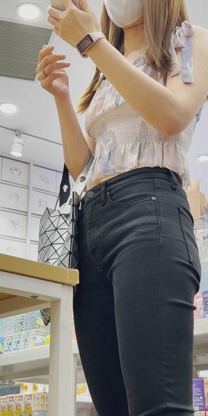 (积分118)性感包臀黑牛仔美女