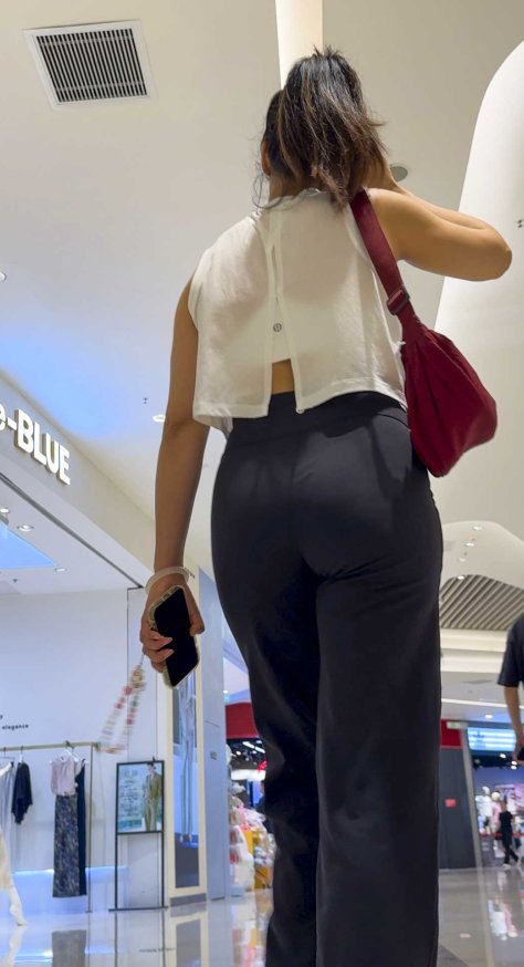 （积分75）瑜伽裤下的蜜桃臀颤抖诱惑